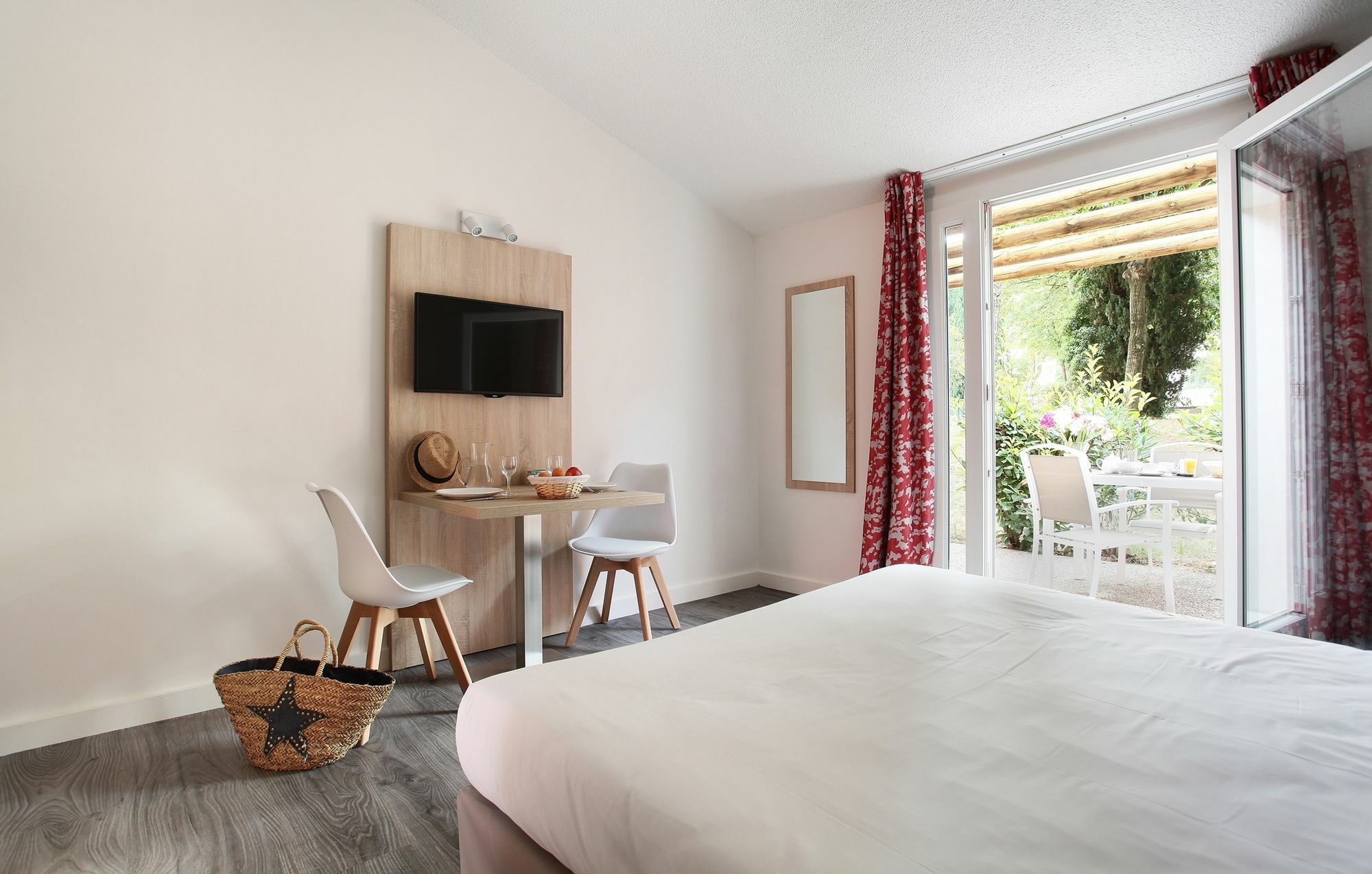 Residence Odalys Le Village Camarguais Les Gardians Arles Eksteriør billede